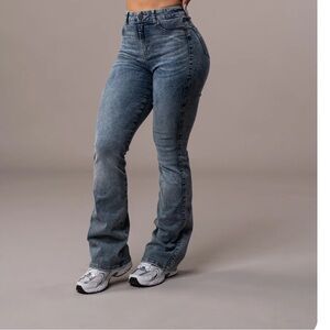 FITJEANS- flared 80s blue